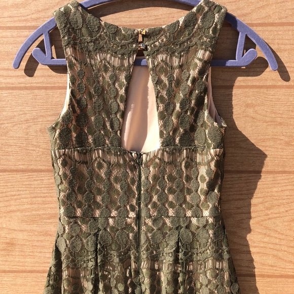 Green Lace Dress - Picture 5 of 5